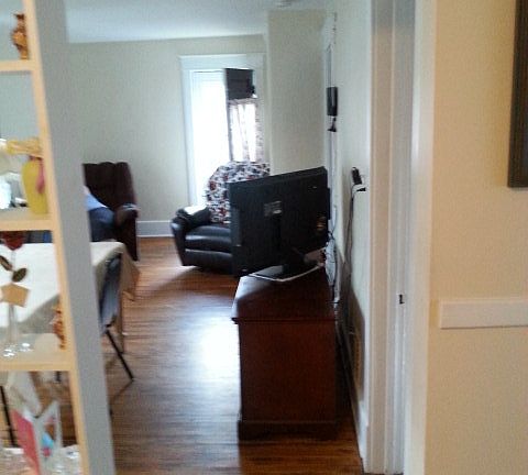 5th image of 158 Roswell Ave APT 2