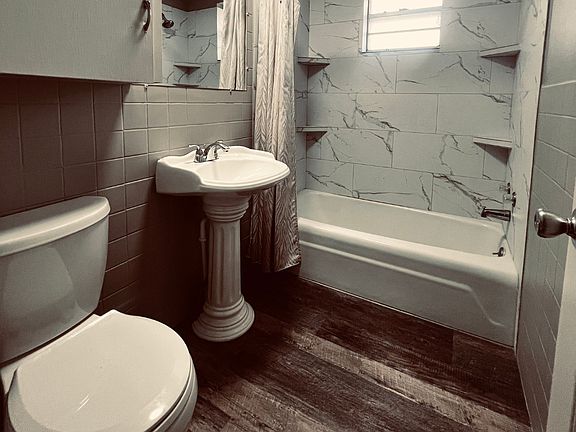 2nd image of 524 N Penn Ave #106