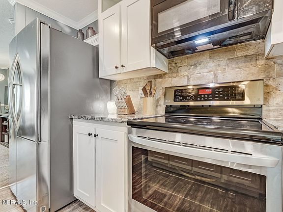 5th image of 5246 White Oak Ln
