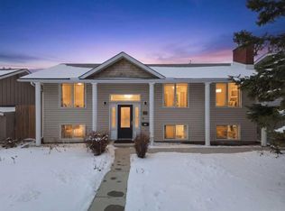 1015 NW Maplecroft Rd SE, Calgary, AB T2J 1W9