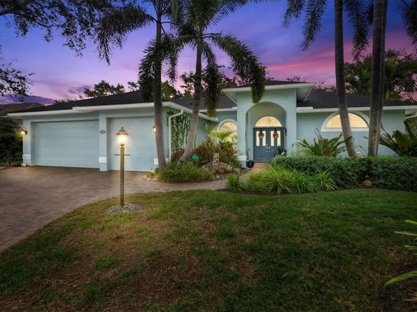 5268 Sunnydale Cir E, Sarasota, FL 34233