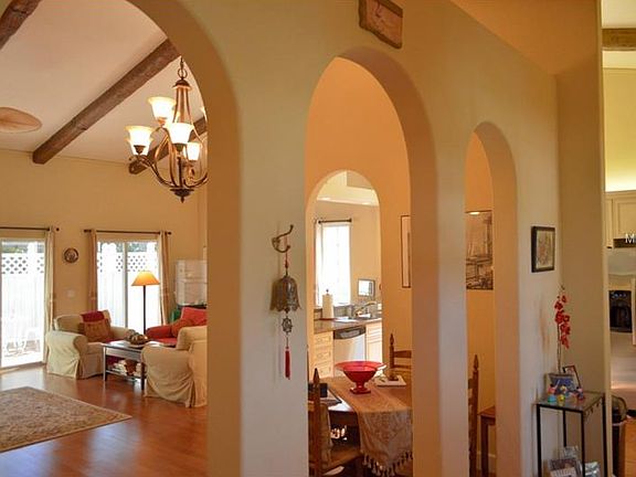 5th image of 3645 Almeria Ave