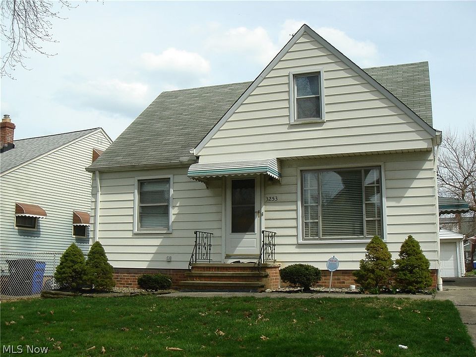 1st image of 3253 W 130th St