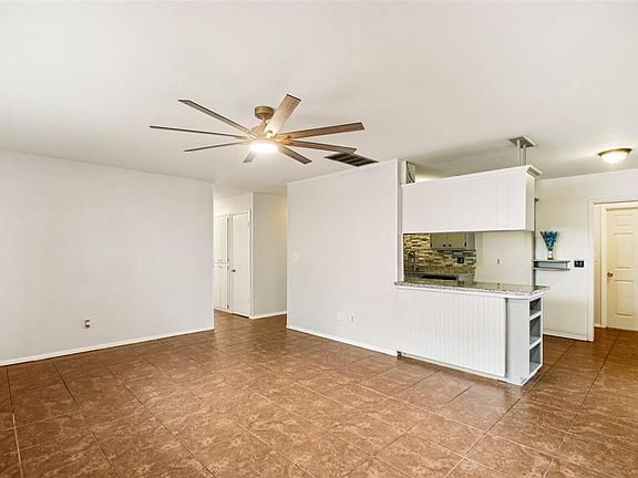 4th image of 709 Briarcrest Dr