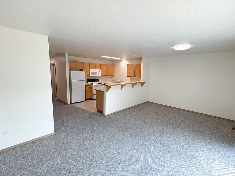 2 bed, 2.5 bath, 1350 sqft, $1,325 — Photo 10