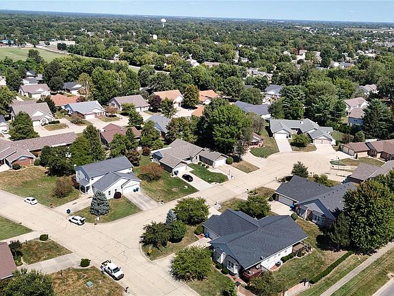4th image of 4 Arbor Ln