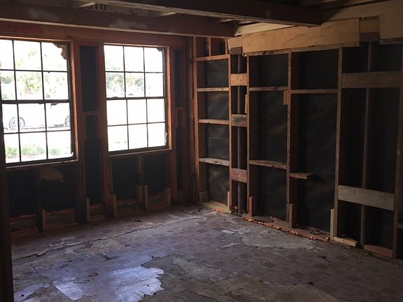 4th image of 1616 Marshall St