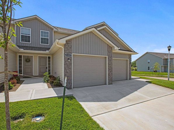 Oak Woods Townhomes | 21203 W 216th Ter, Spring Hill, KS