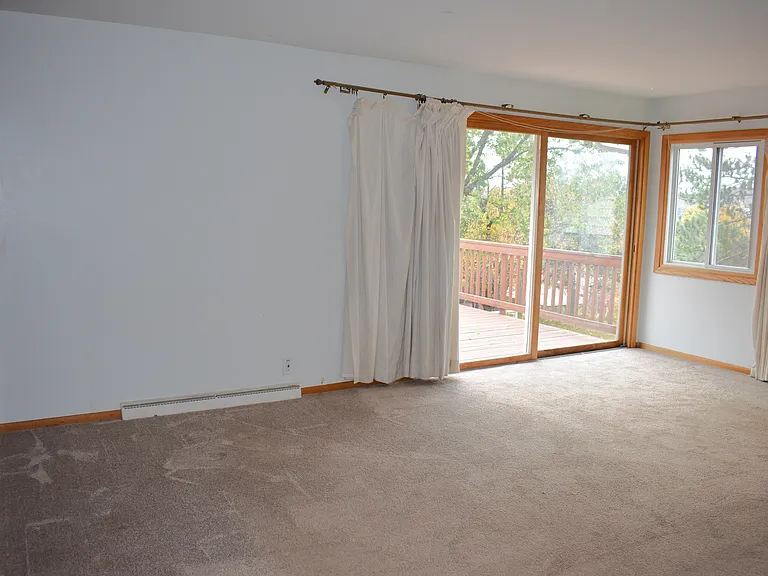 138 Artavia St — Photo 4