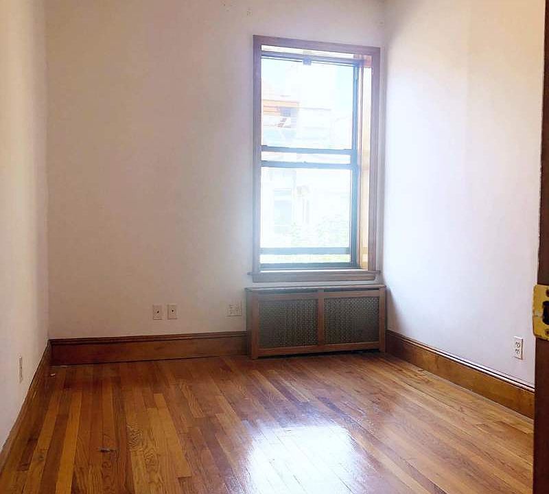 2nd image of 19 W 74th St APT 5B