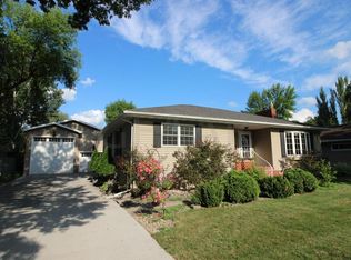 1511 Cottonwood St, Grand Forks, ND 58201