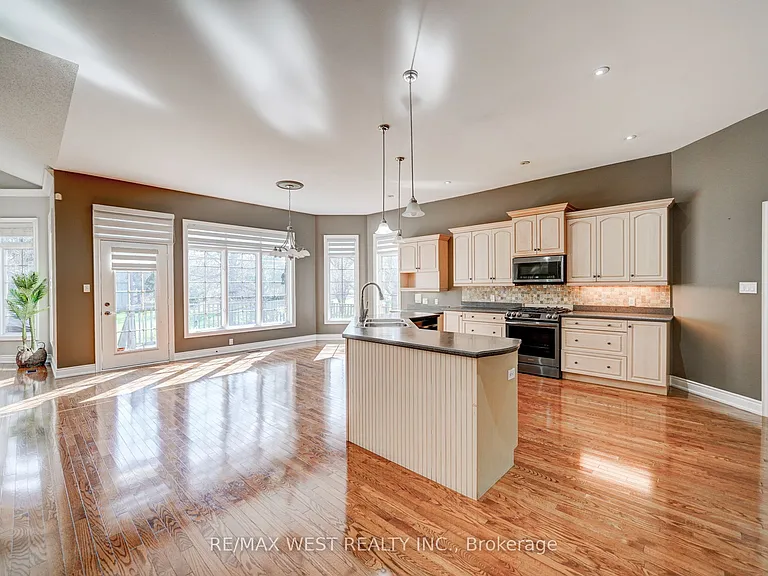23 Hanover Ct — Photo 18