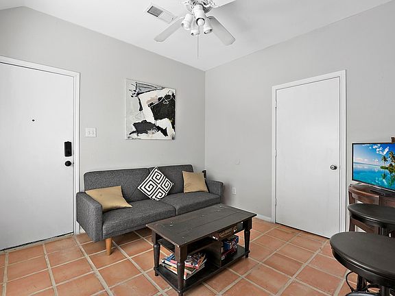 3rd image of 1716 Fairview Ave #B