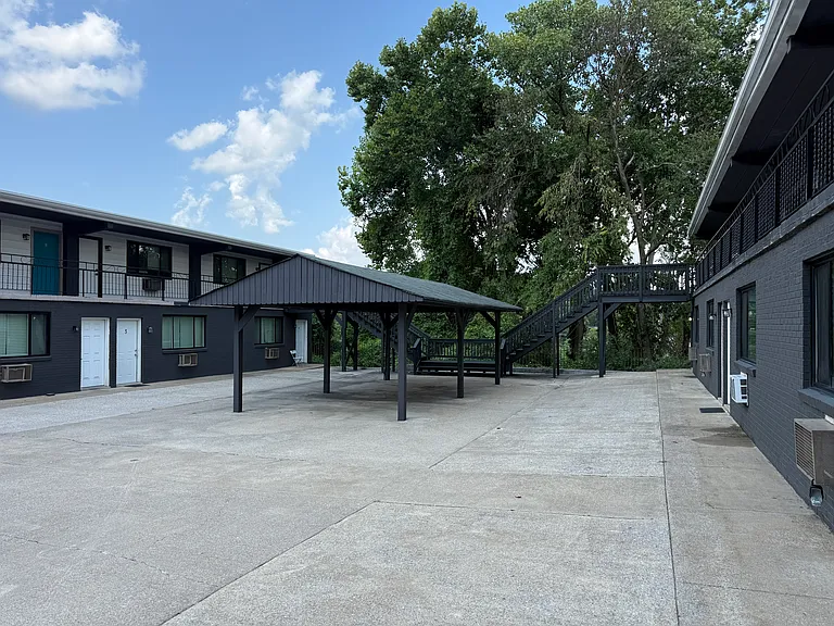 2525 Merry Oaks Dr #9 — Photo 13
