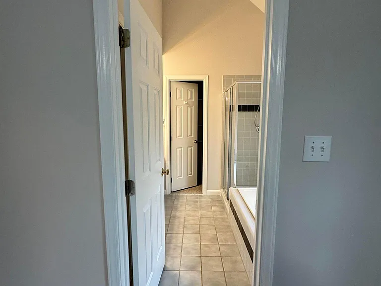 8605 Tanzanite Ct — Photo 40