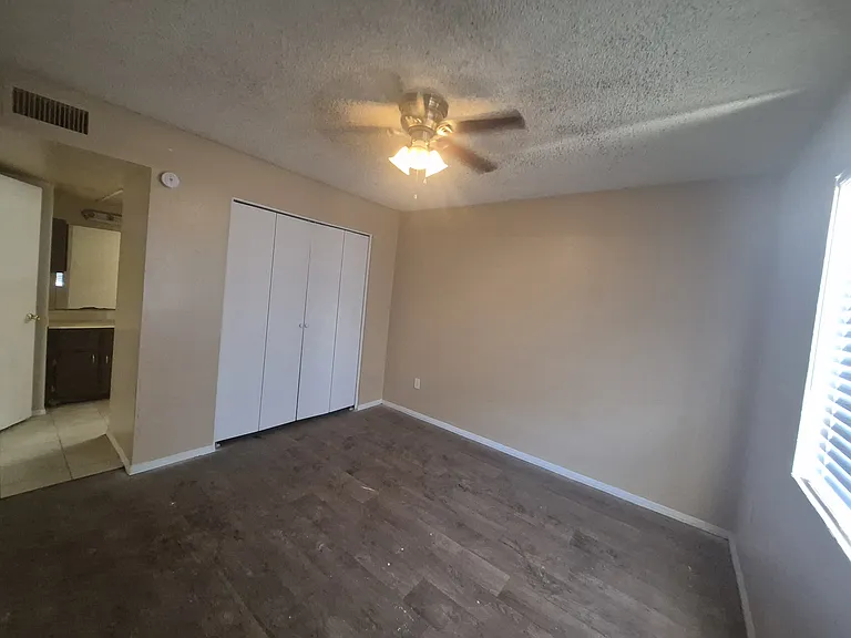 645 W Rio Salado Pkwy #D — Photo 8