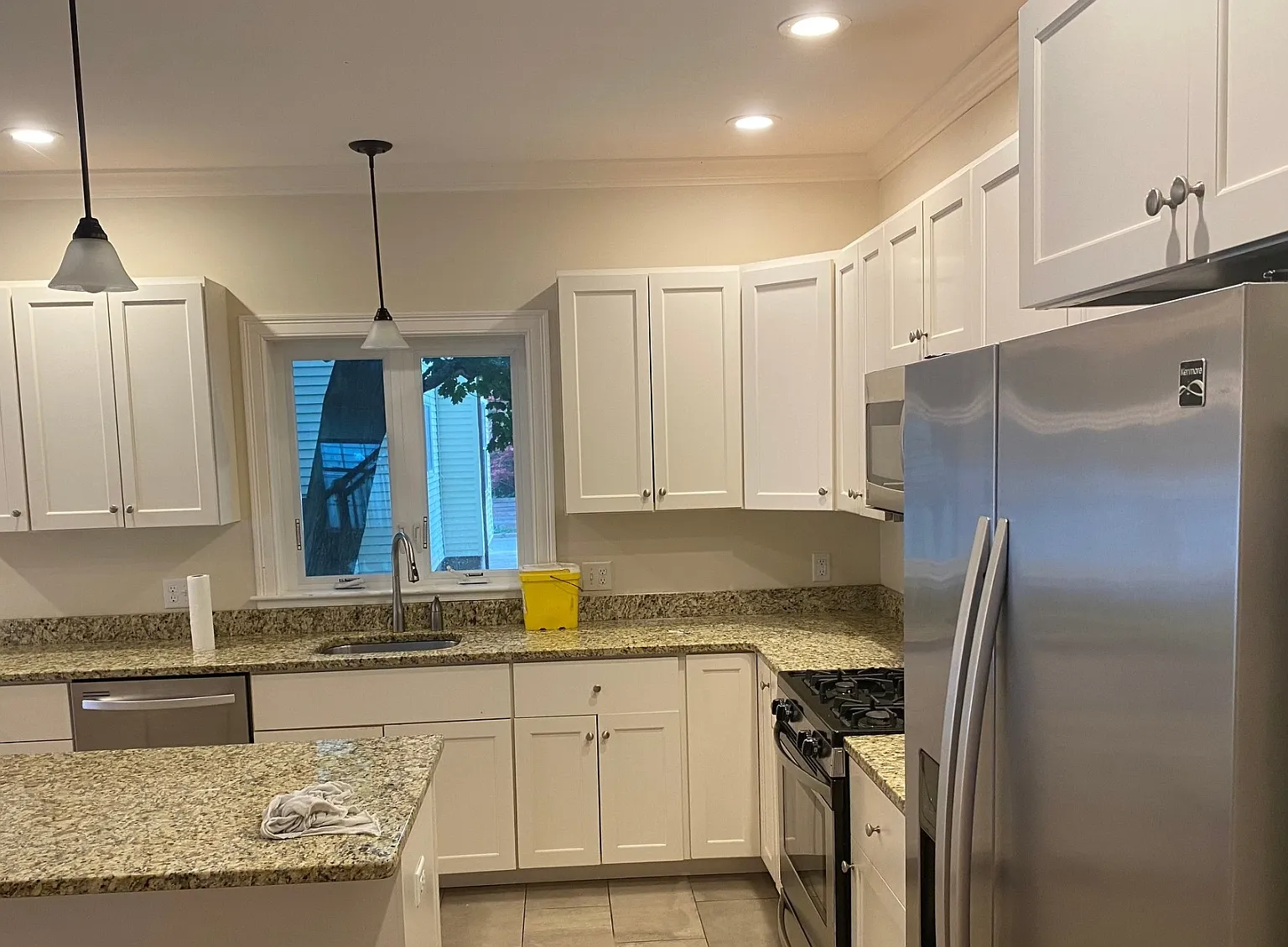 4 bed, 2.5 bath, $7,000 — Photo 1