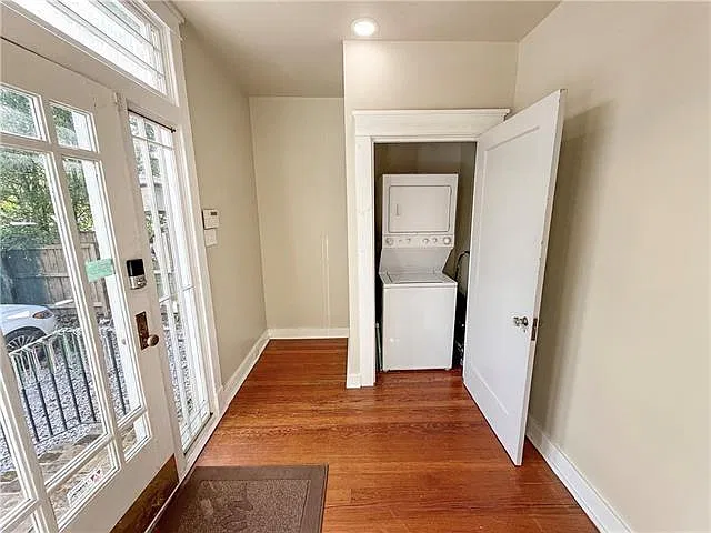 3 bed, 3.0 bath, 2390 sqft, $2,950 — Photo 2