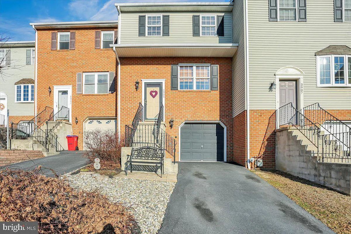 3905 Penns Dr photo 1
