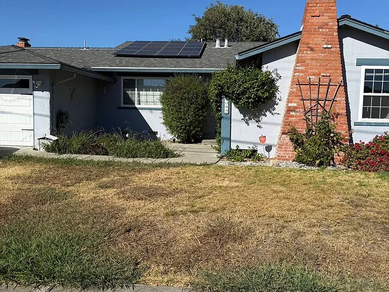 7389 Newcastle Ln — Photo 3