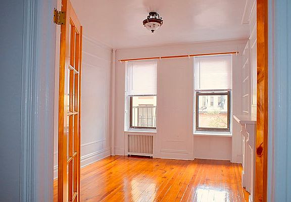 5th image of 322 E 94th St #3E
