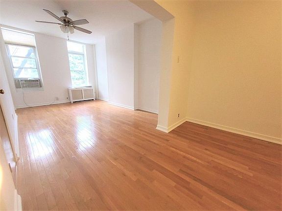 4th image of 19 4th Pl APT 1