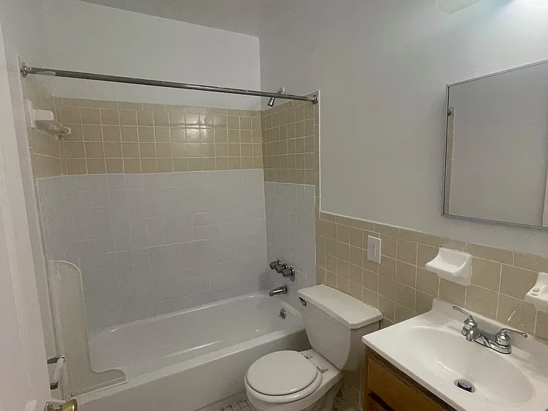 1358 Sheridan Ave #4 — Photo 3