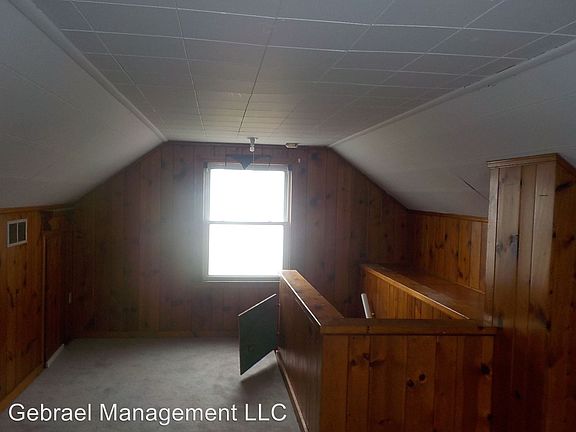 4th image of 2538 Cumings Ave