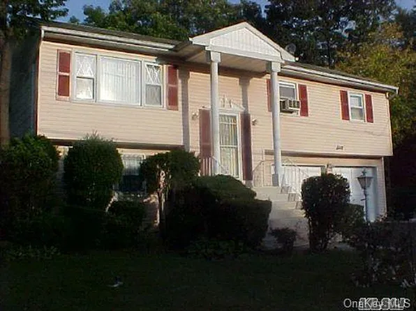 60 Dietz Street, Central Islip, NY 11722