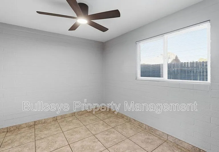 1921 E Osborn Rd — Photo 15