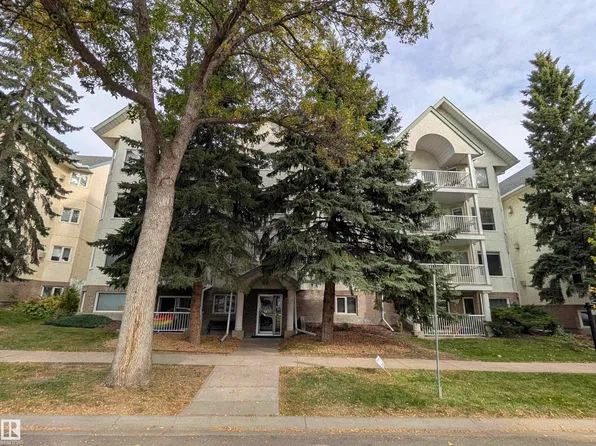 9926 80th Ave NW #18, Edmonton, AB T6E 6L5