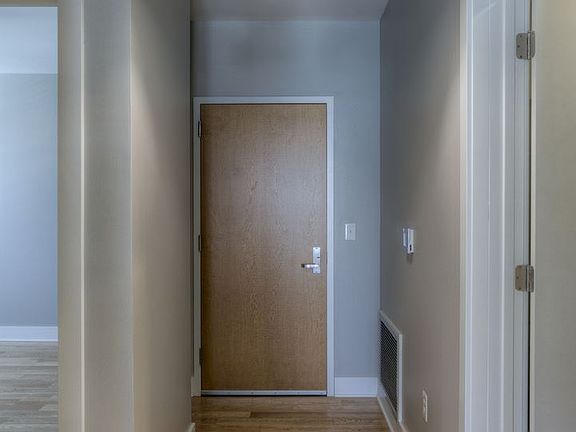 3rd image of 3901 Farnam St #17317792