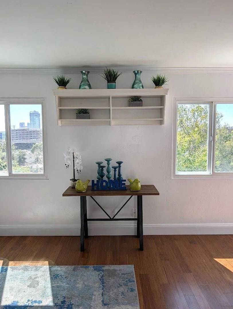 Beautiful unit with a great view of the downtown skyline! — Photo 4