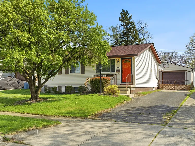 2059 Shawbury Ct W — Photo 1