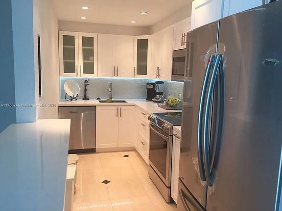 4th image of 800 Claughton Island Dr APT 2203