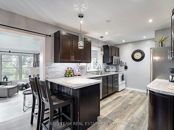 5th image of 300 Juliana Rd