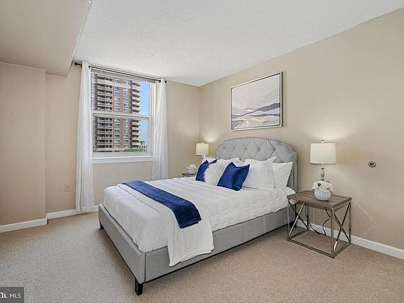 4th image of 880 N Pollard St APT 523