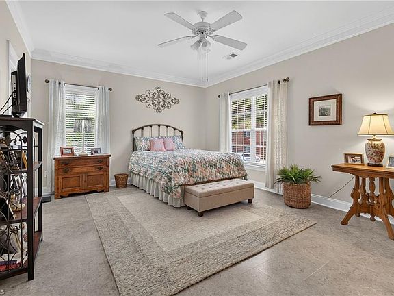 5th image of 522 College Rd APT 207
