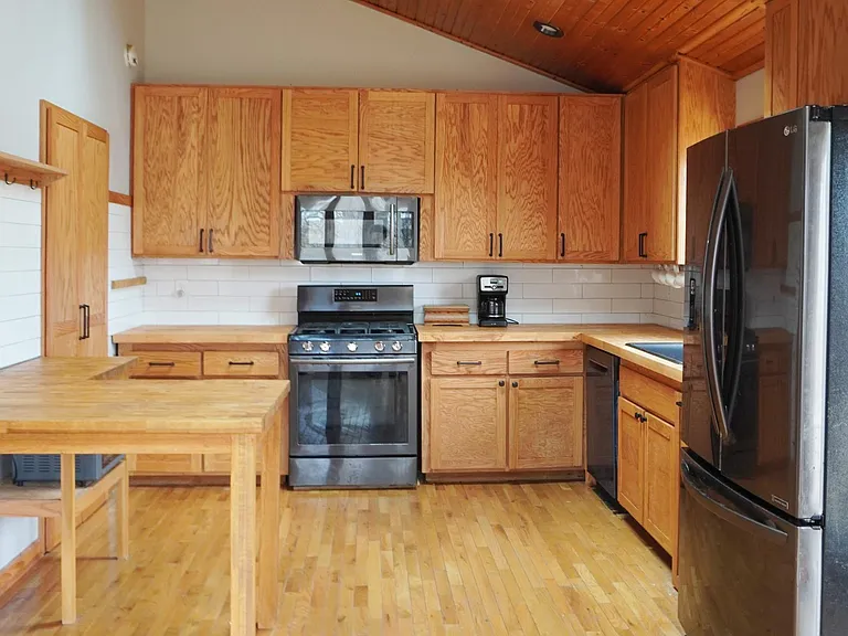 219 Merrylog Ln — Photo 6