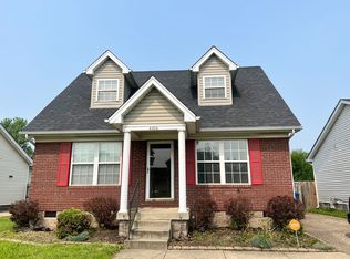 4904 Applegrove Ln, Louisville, KY 40218