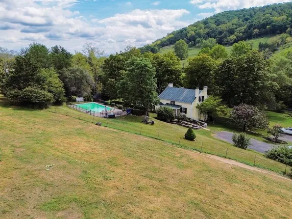274 Still House Dr, Lexington, VA 24450