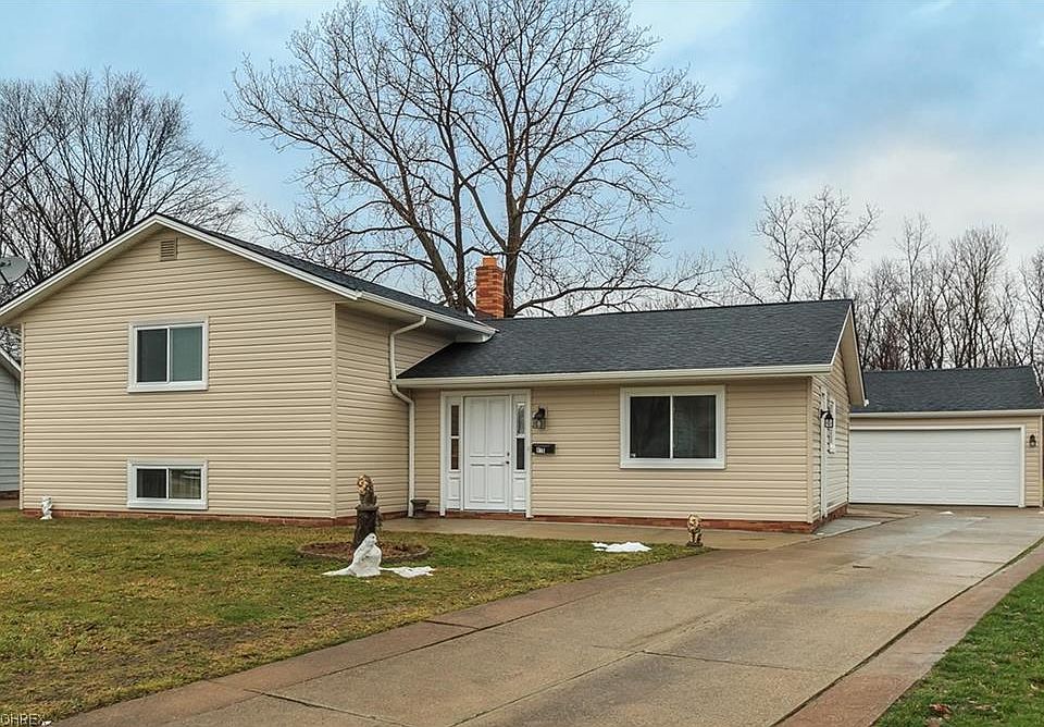 1st image of 916 Eastlake Dr