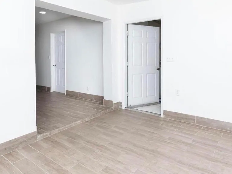1398 SW 47th Ter — Photo 7