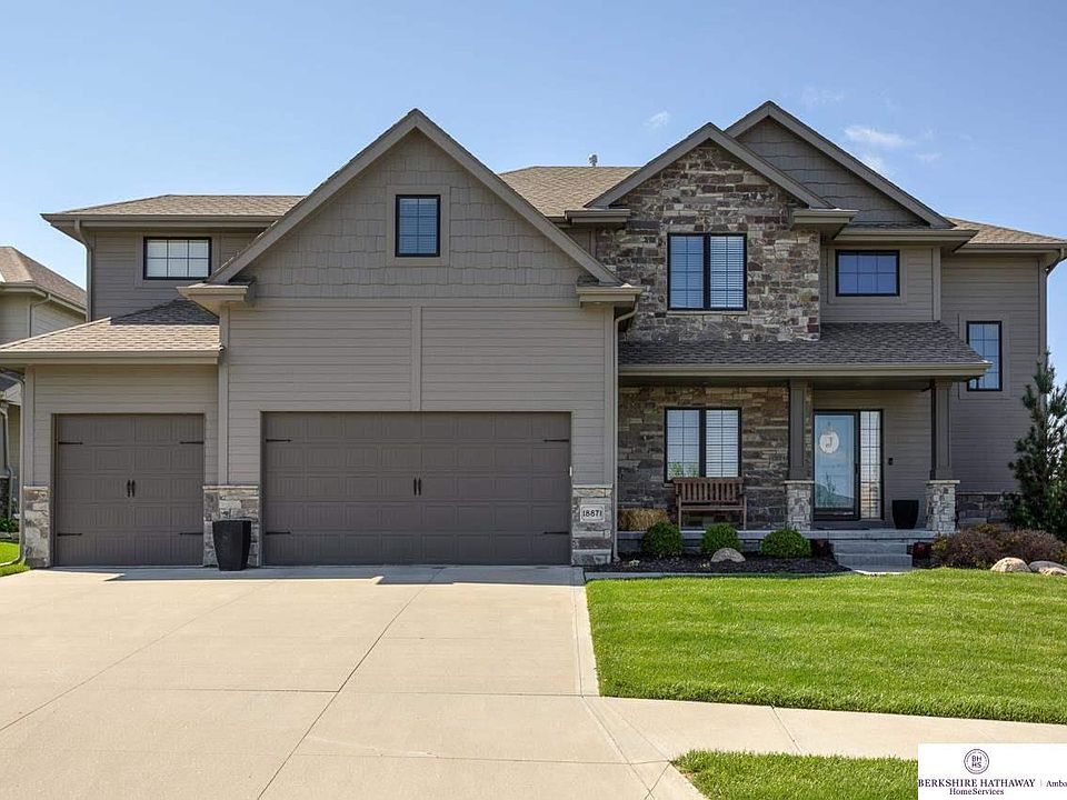 1st image of 18871 Manderson Cir