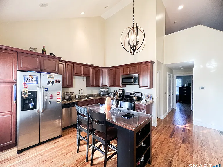 1556 New Haven Ave #2 — Photo 3