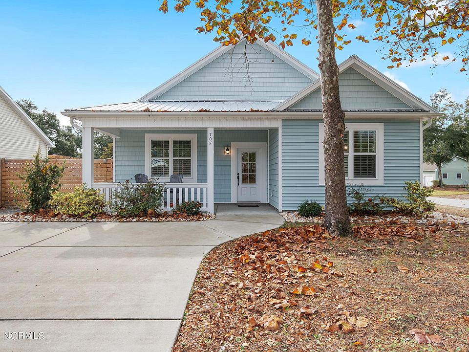 1st image of 707 W Oak Island Drive