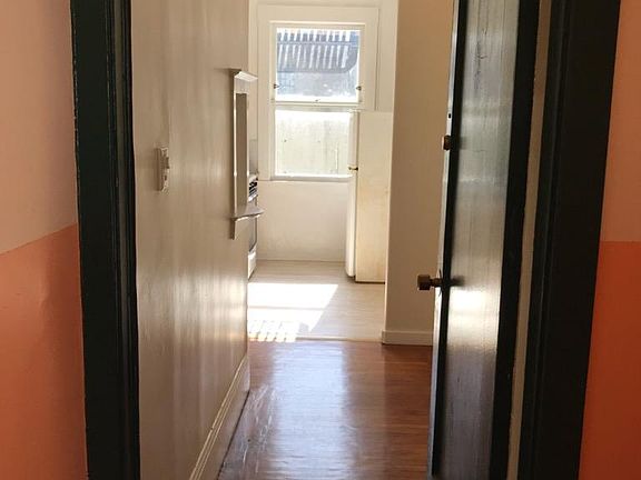 3rd image of 237 Leavenworth St #206