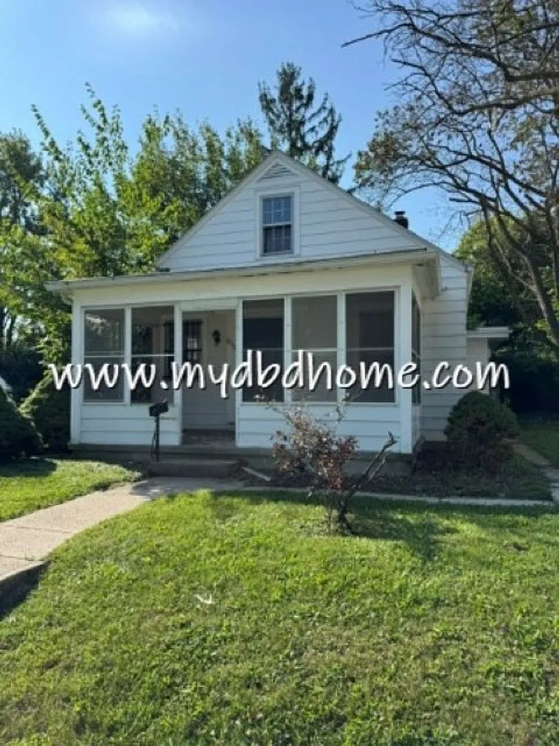 810 Baxter St. — Photo 1
