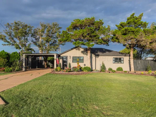 105 N Vine St, Claude, TX 79019