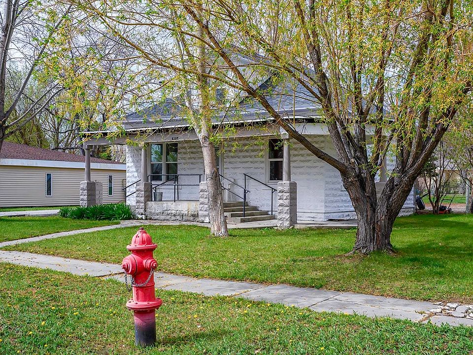 1st image of 602 S 6th St